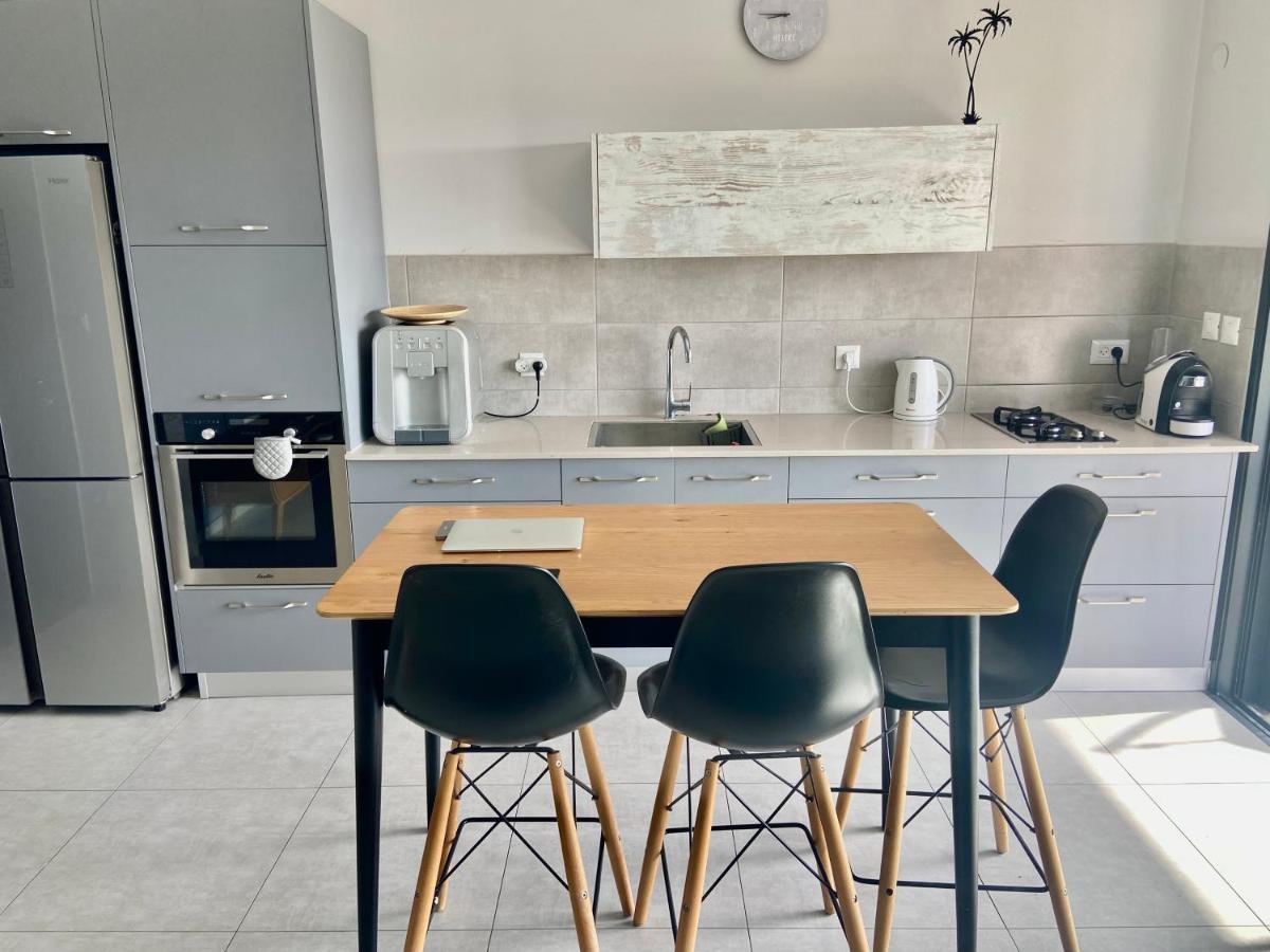 Beauty Apartment 3 Rooms Wi-Fi Netanya Luaran gambar